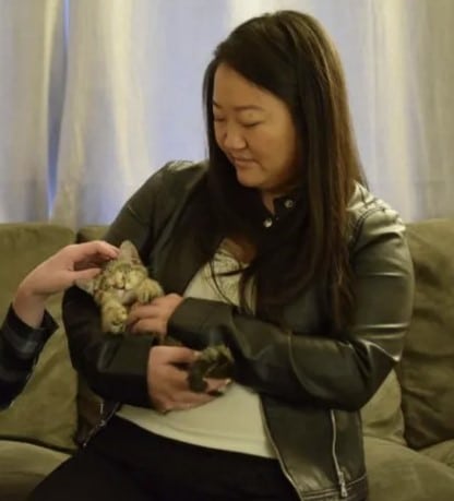 A family of adopted children takes in a blind kitty that was dumped in the trash 5