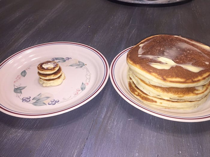 Girlfriend was worried to part with her cat with her boyfriend but he made him the tiniest pancakes ever in the end 1